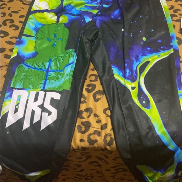 DKS sweatpants never worn size large - Picture 3 of 3